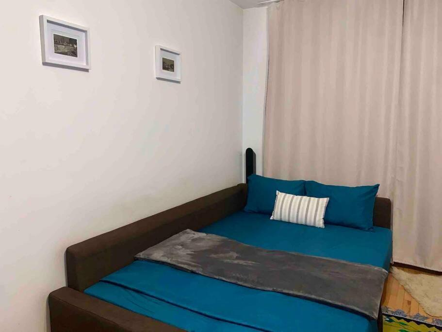 Central Apartment Muncii Area Netflix Bucharest Exterior photo
