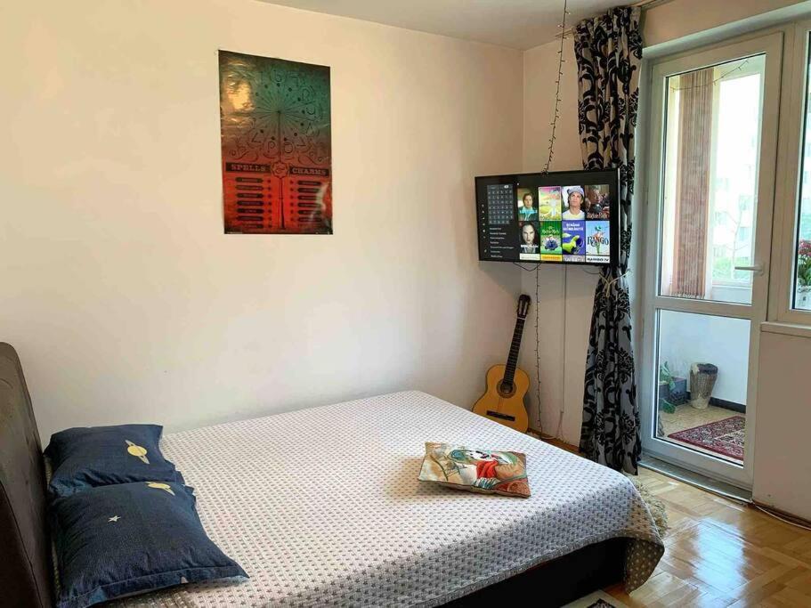 Central Apartment Muncii Area Netflix Bucharest Exterior photo